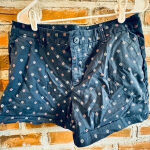 Magellan Outdoors Navy Shorts with Coral Geometric Print